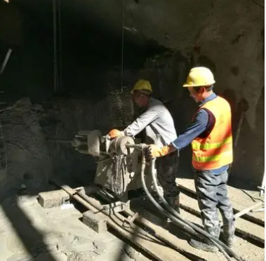 平桥水下抗分散灌浆料特点 水下不分散注浆料介绍