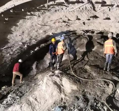 平桥拱顶带模注浆料的施工流程及注意事项